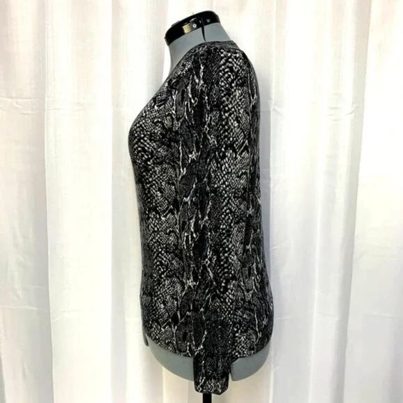Talbots Puff Sleeve Merino Pullover Sweater Python snake Print Grey plus 2XP new - Picture 3 of 7